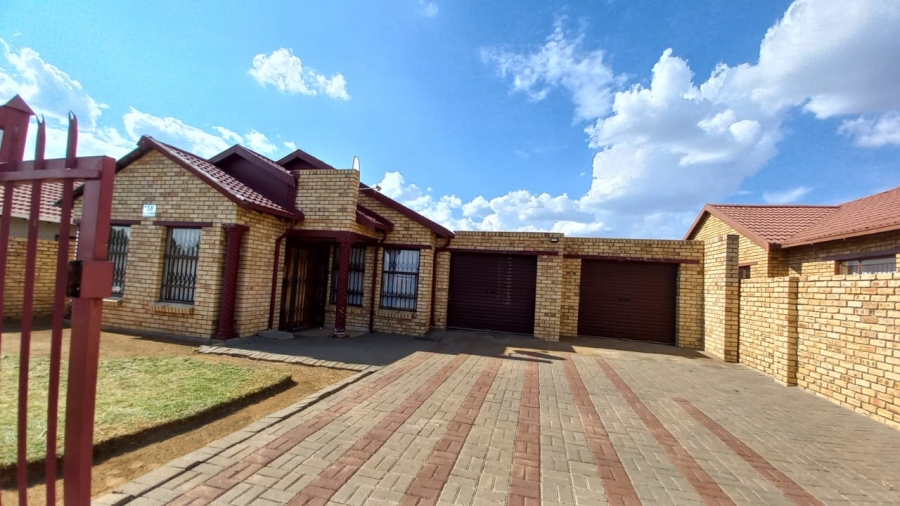 3 Bedroom Property for Sale in Mandela View Free State